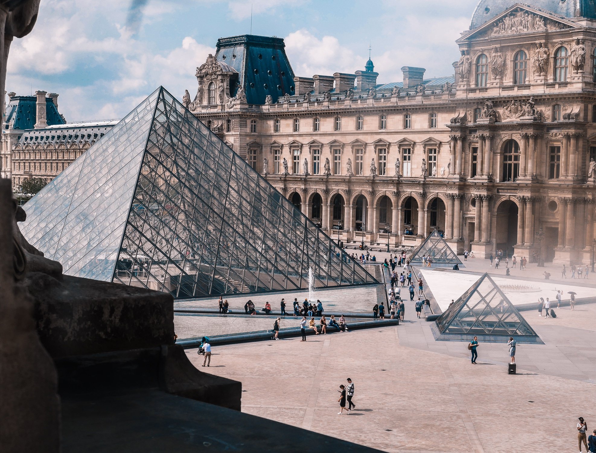 Photo pyramide du Carrousel du Louvre, chantier monument historique